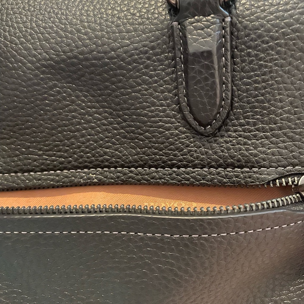 Coach - Picture 2 of 6